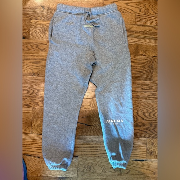 Essentials Fear of God. Boy’s Heather Gray Sweatpants. Size Large/10. - Picture 1 of 8